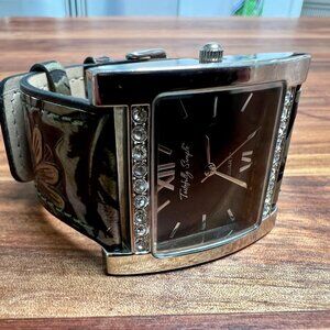 PRICE IS FIRM!  Tastefully Simple Leather Band Watch